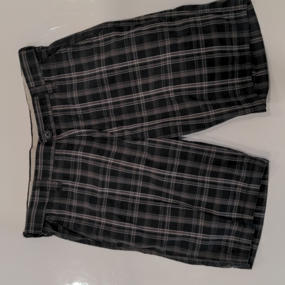 Men's shorts size 32
